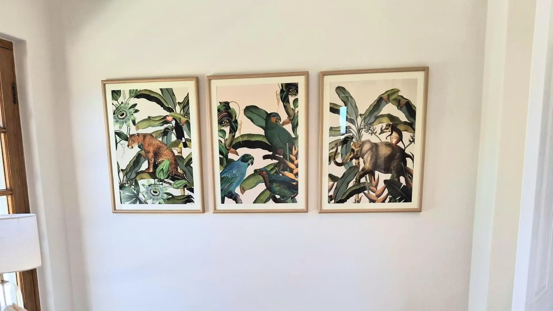 Newly Renovated! 2D On Nansen Apartment Cape Town