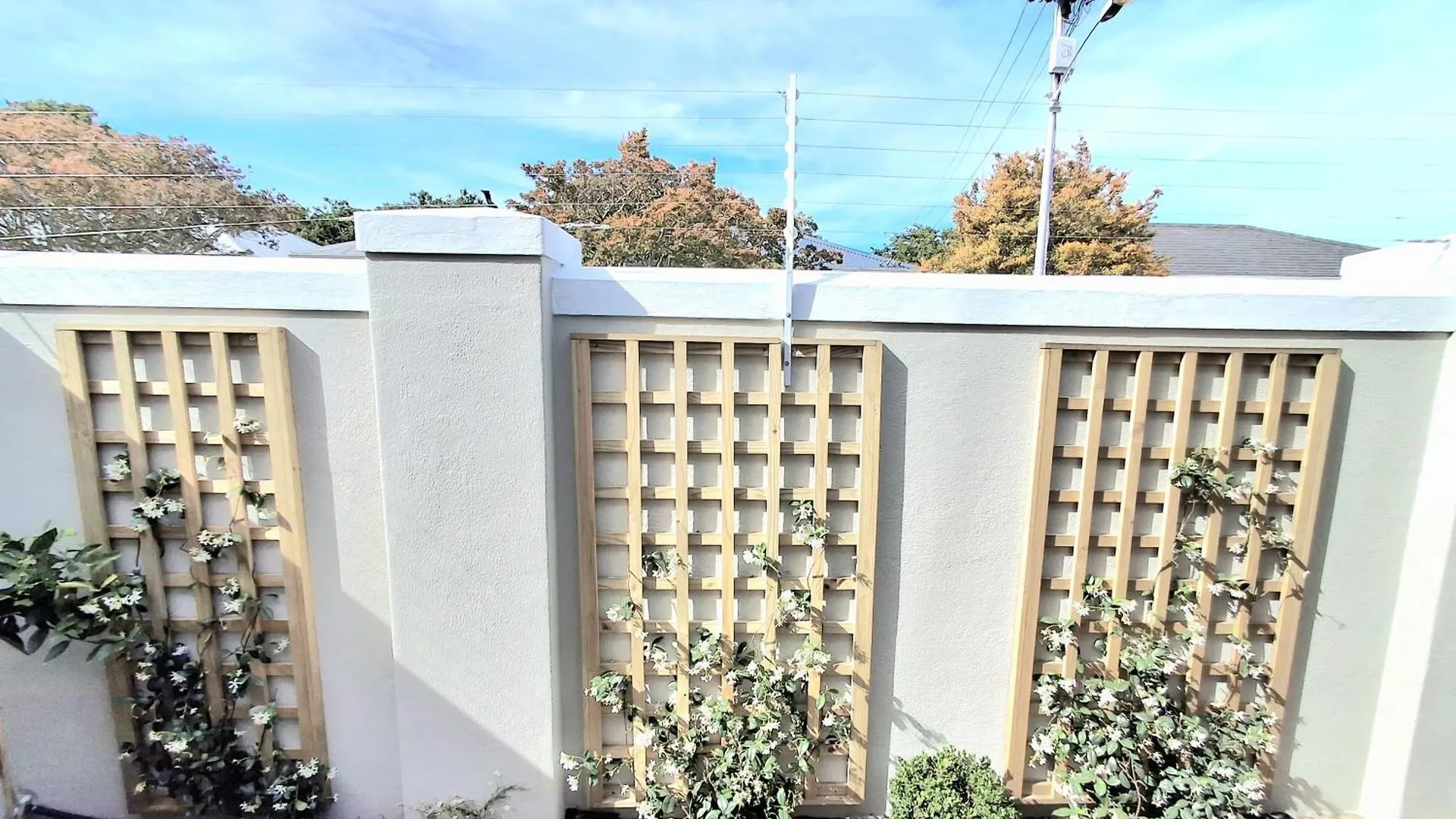 Newly Renovated! 2D On Nansen Apartment Cape Town